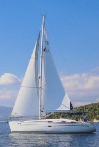 Reserve a sailboat with skipper 4h